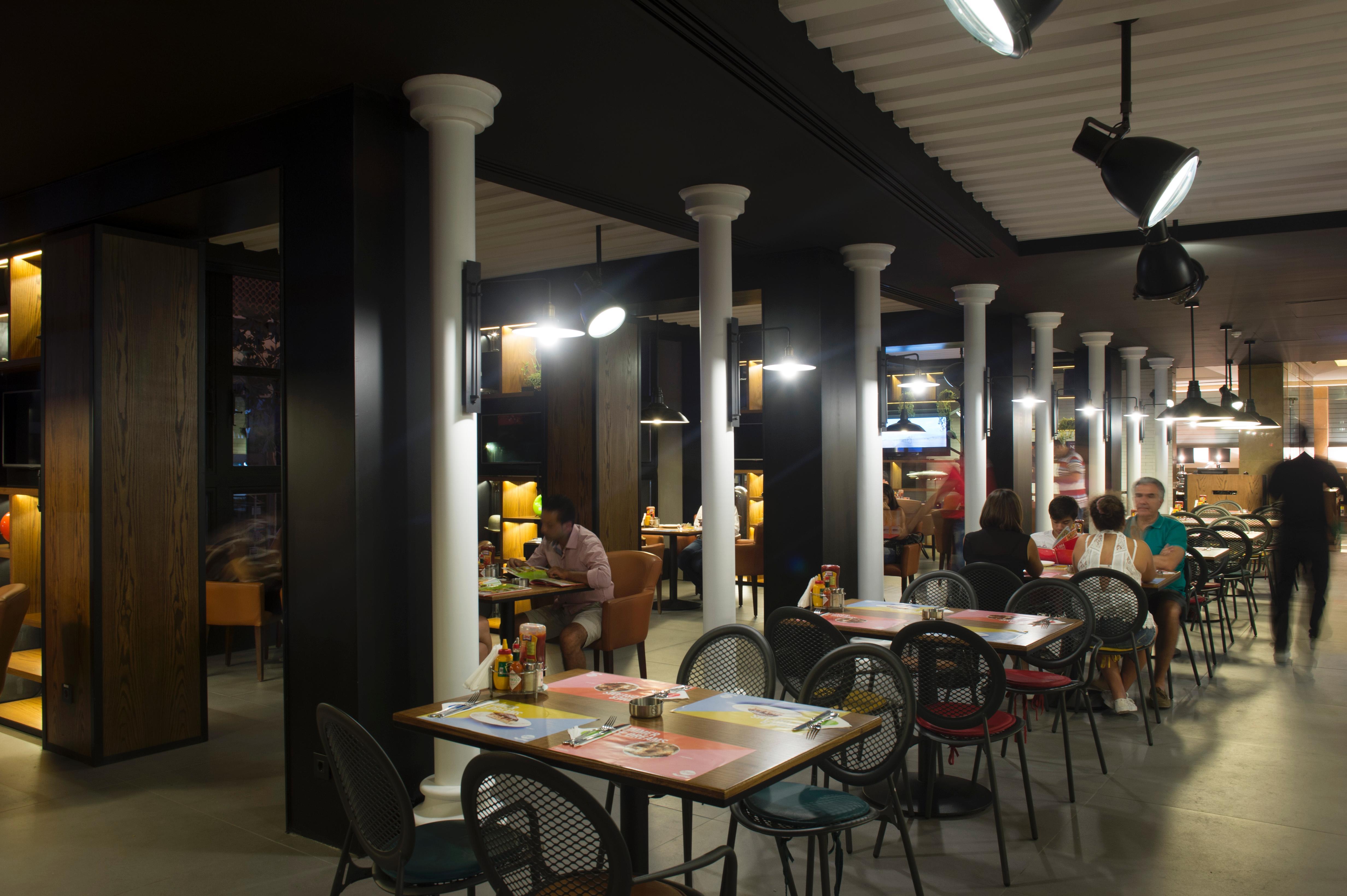 Plaza Hotel Beirut Exteriör bild