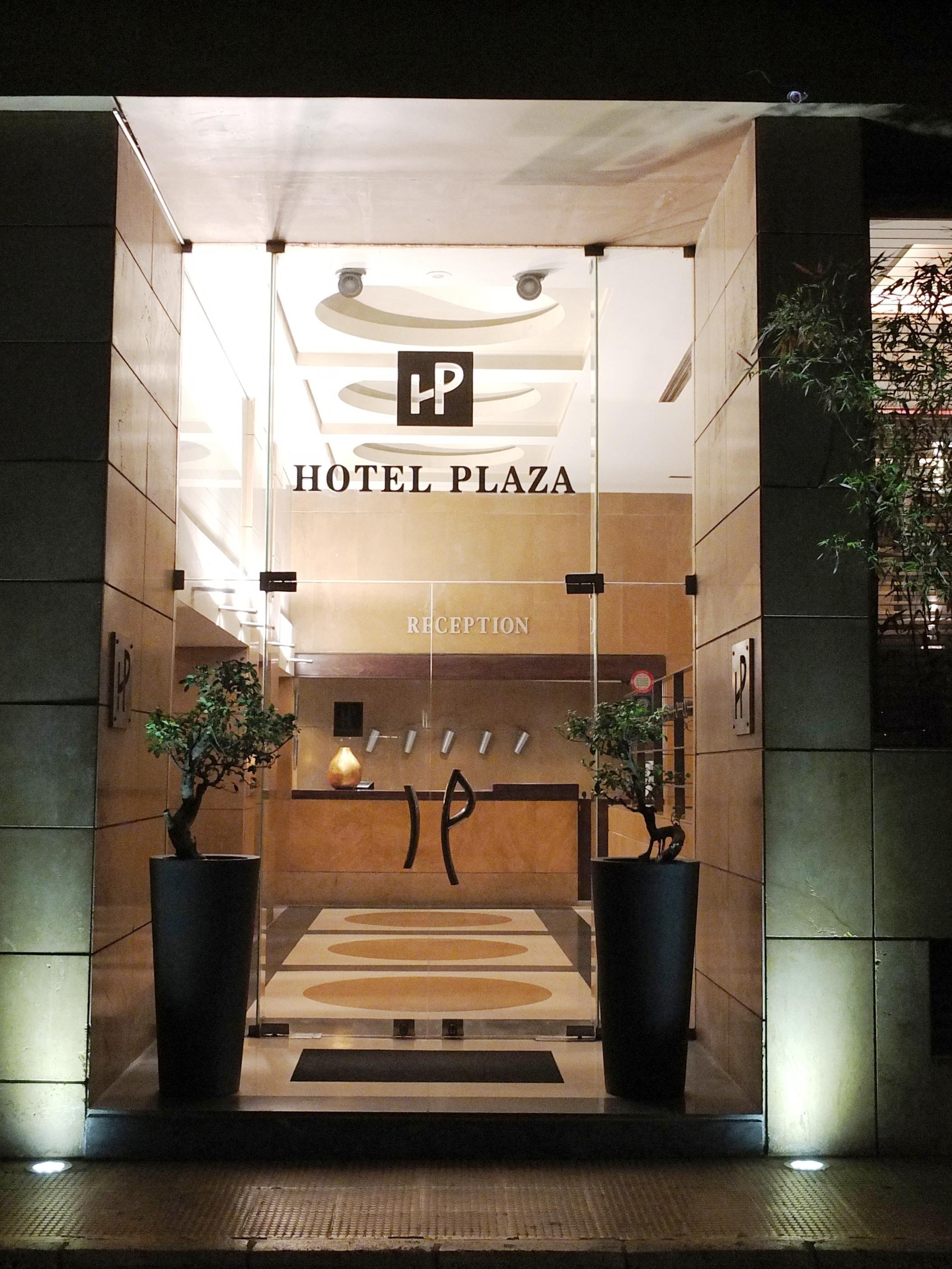 Plaza Hotel Beirut Exteriör bild