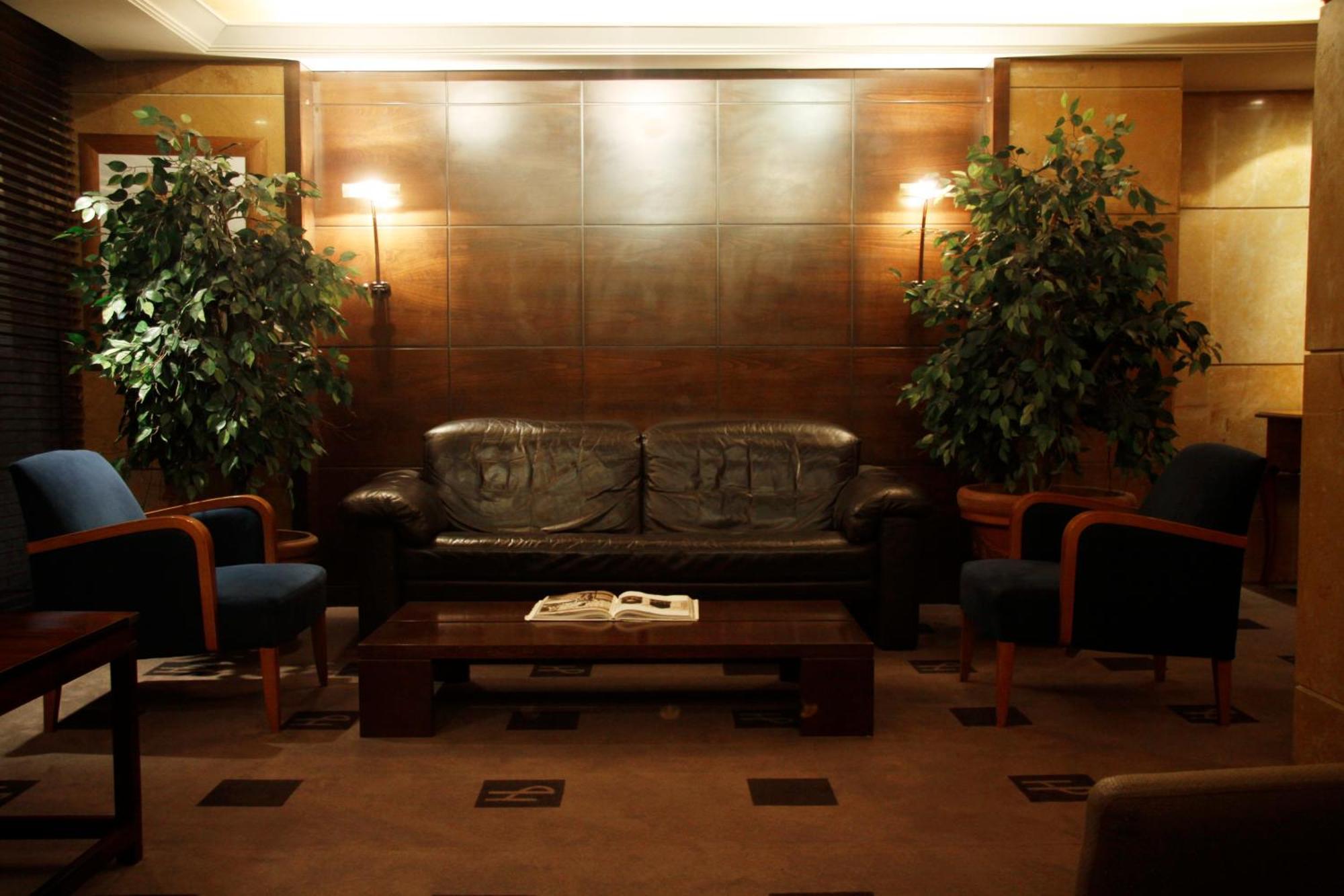 Plaza Hotel Beirut Exteriör bild