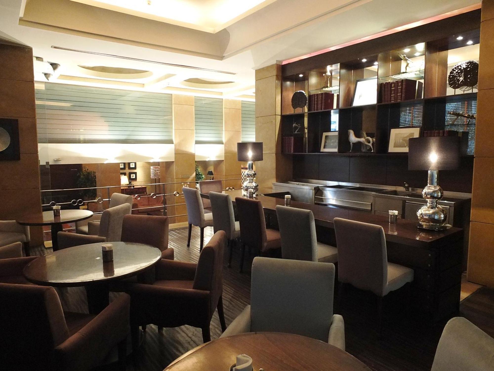 Plaza Hotel Beirut Exteriör bild