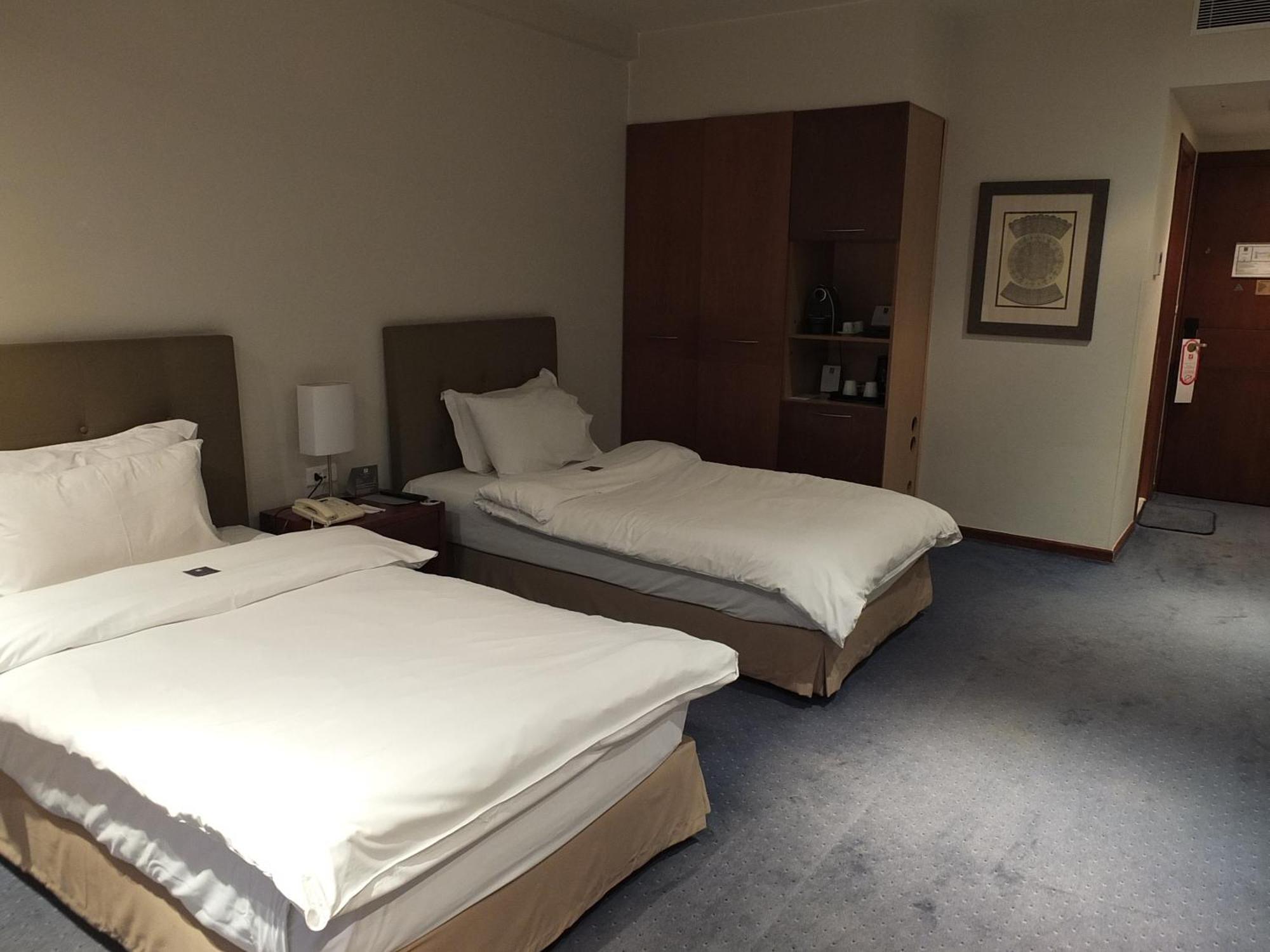 Plaza Hotel Beirut Exteriör bild
