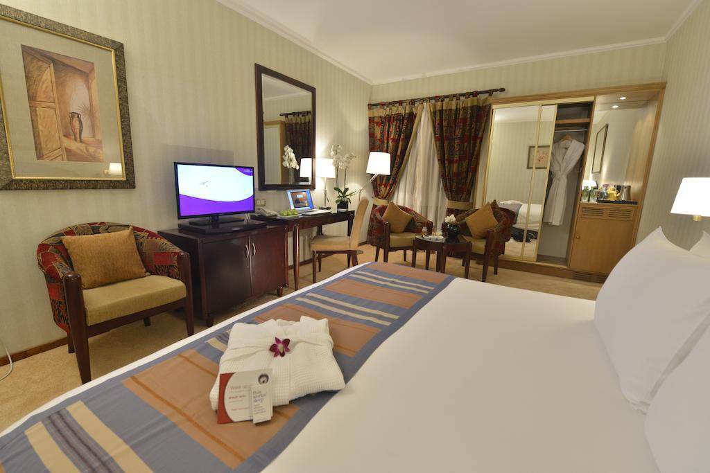 Plaza Hotel Beirut Exteriör bild